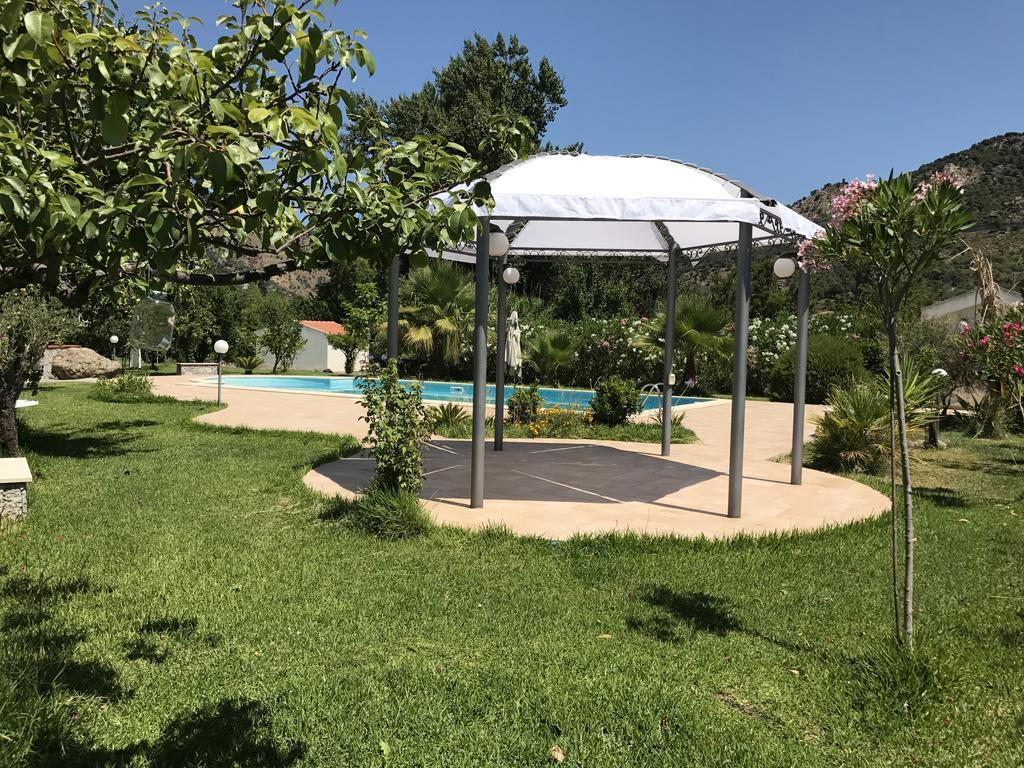 Villa Uliveto Франкавиля ди Сицилия Екстериор снимка