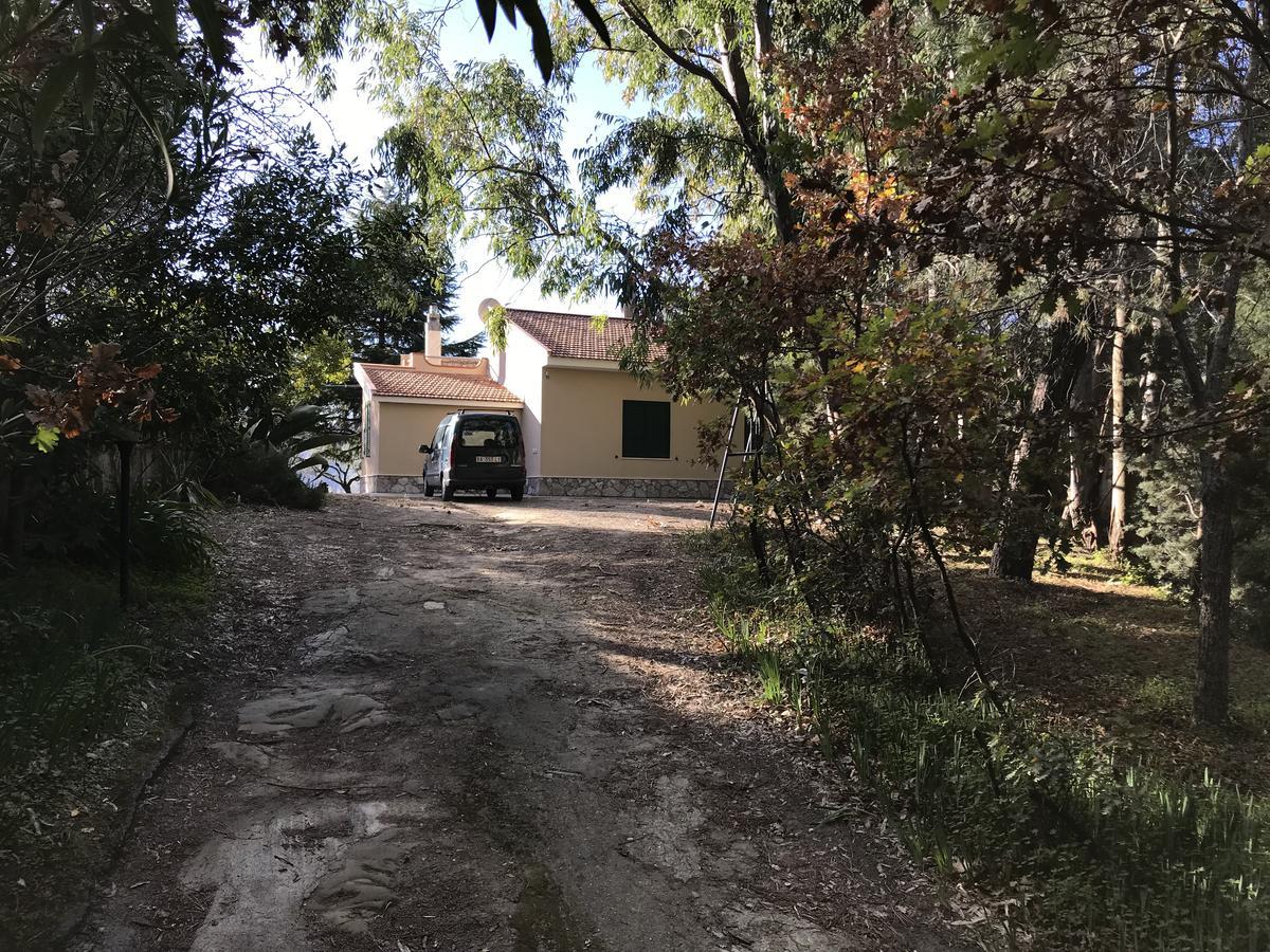 Villa Uliveto Франкавиля ди Сицилия Екстериор снимка