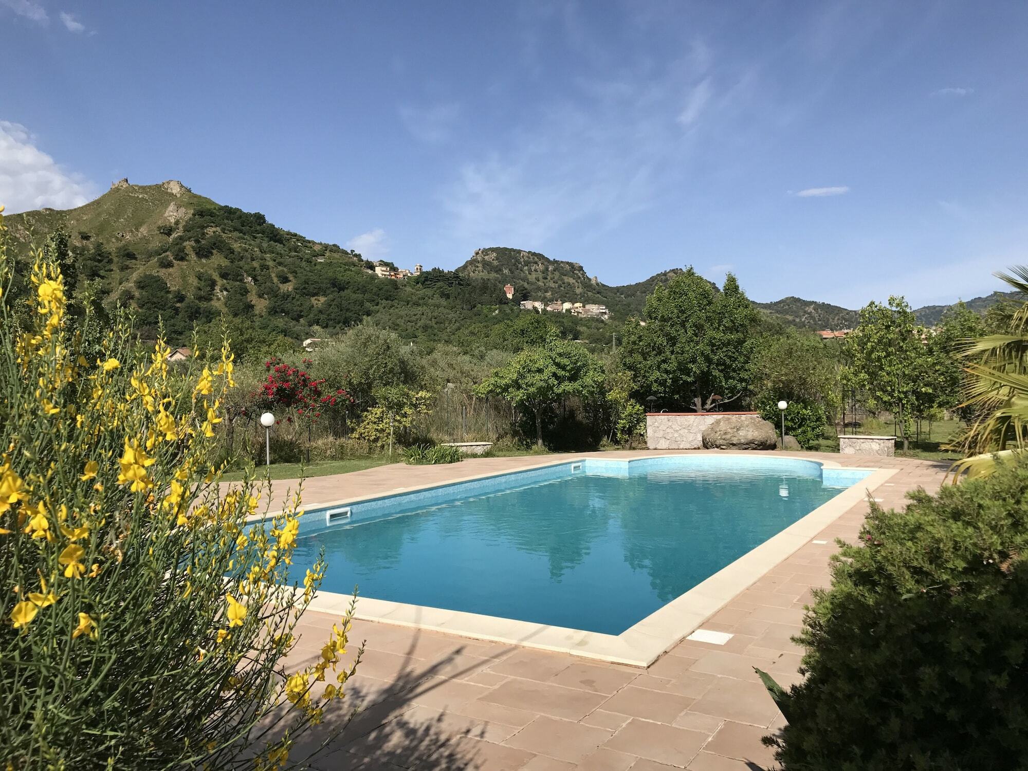 Villa Uliveto Франкавиля ди Сицилия Екстериор снимка